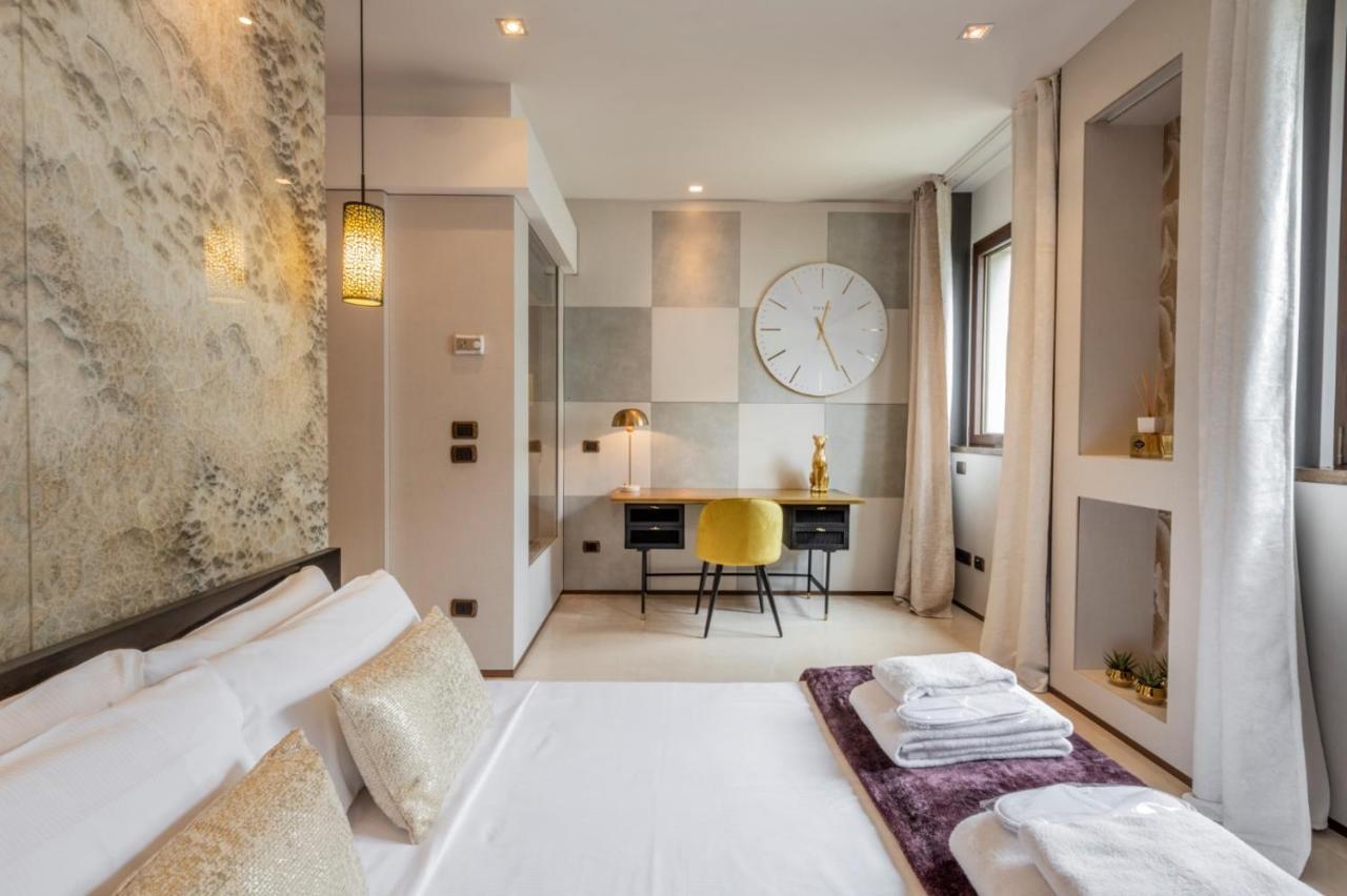 Milan Royal Suites - Centro Duomo Luaran gambar