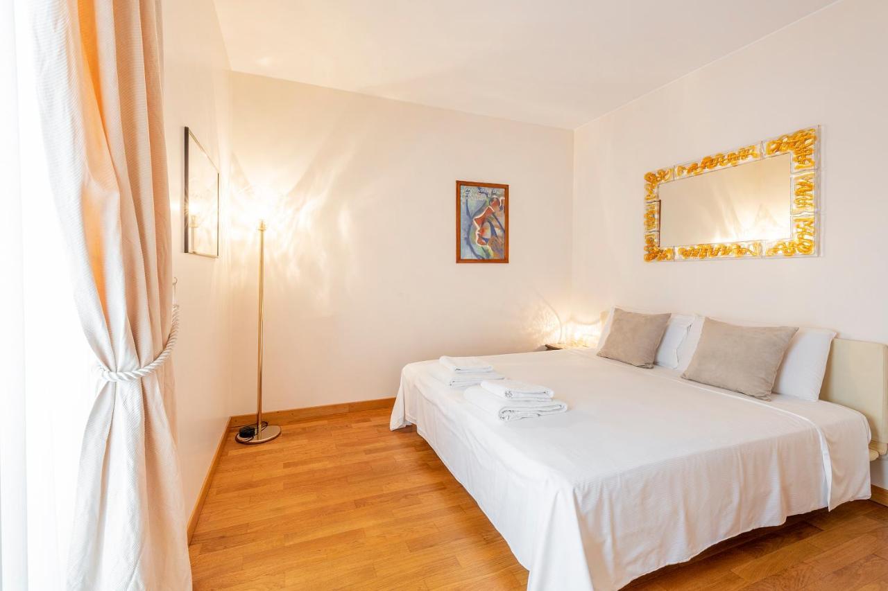 Milan Royal Suites - Centro Duomo Luaran gambar