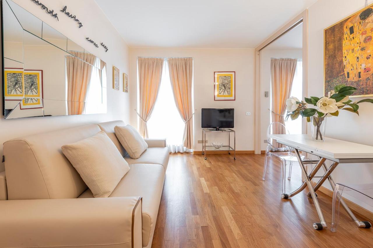 Milan Royal Suites - Centro Duomo Luaran gambar