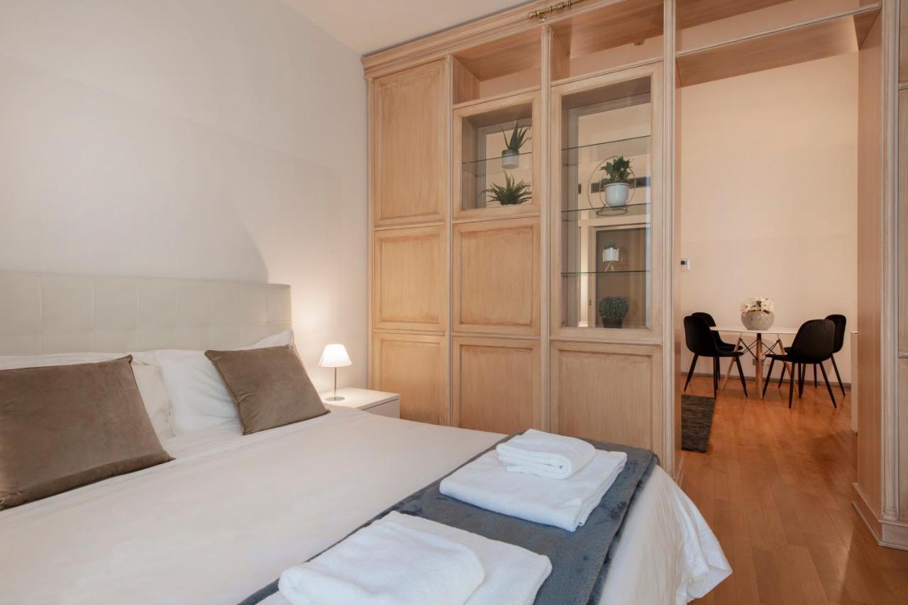 Milan Royal Suites - Centro Duomo Luaran gambar