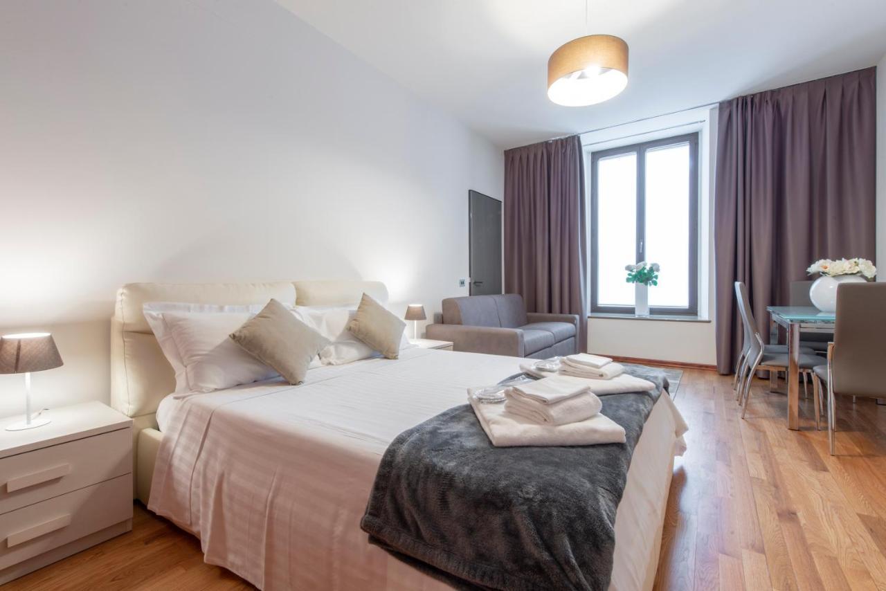 Milan Royal Suites - Centro Duomo Luaran gambar