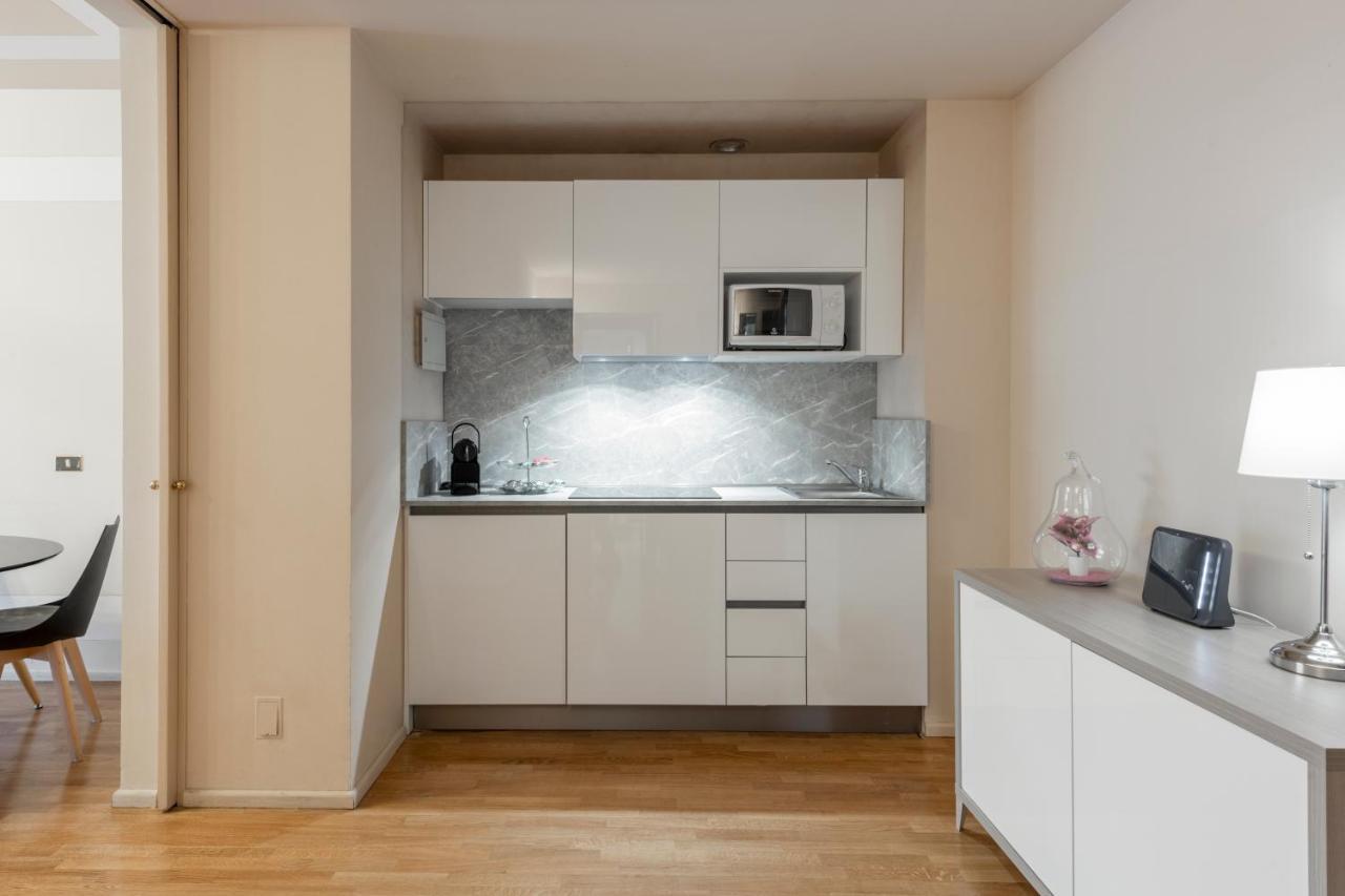 Milan Royal Suites - Centro Duomo Luaran gambar