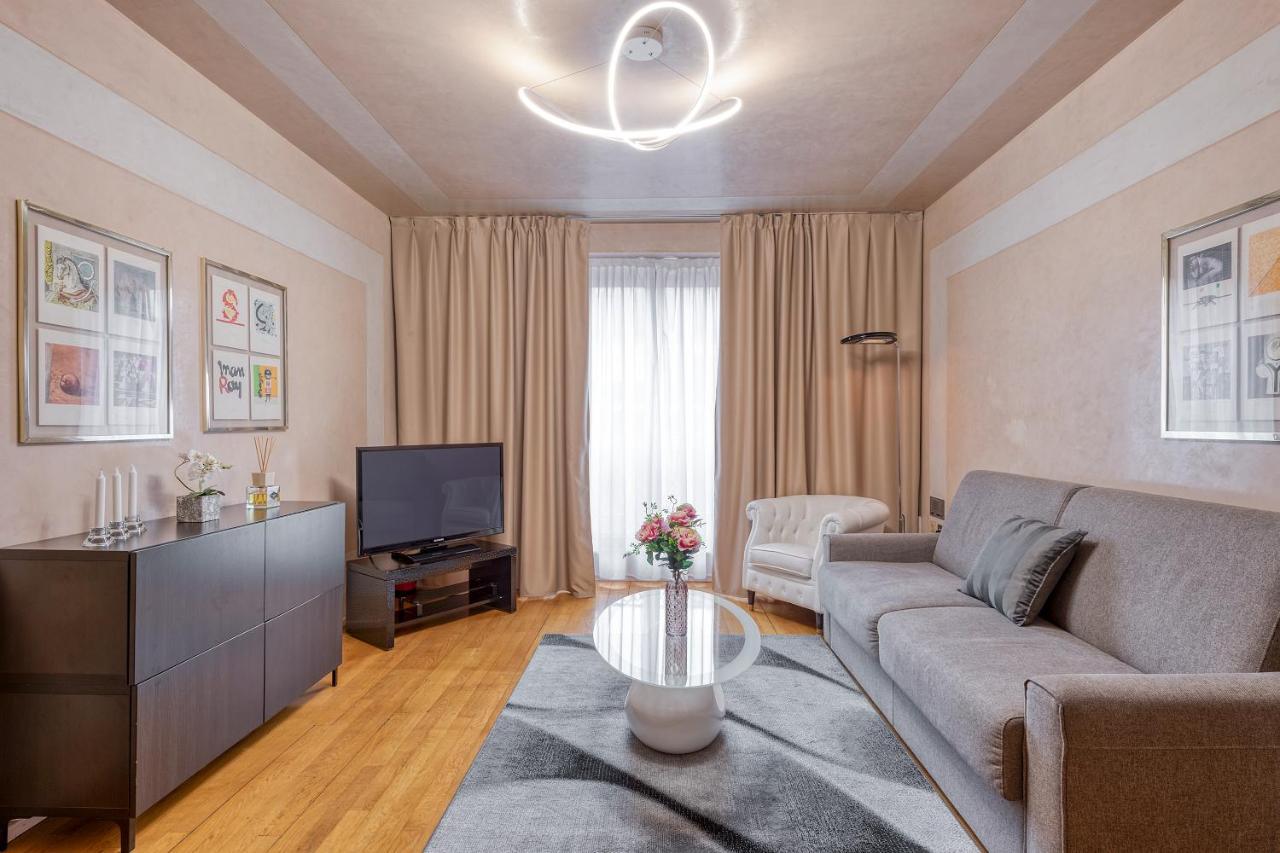Milan Royal Suites - Centro Duomo Luaran gambar