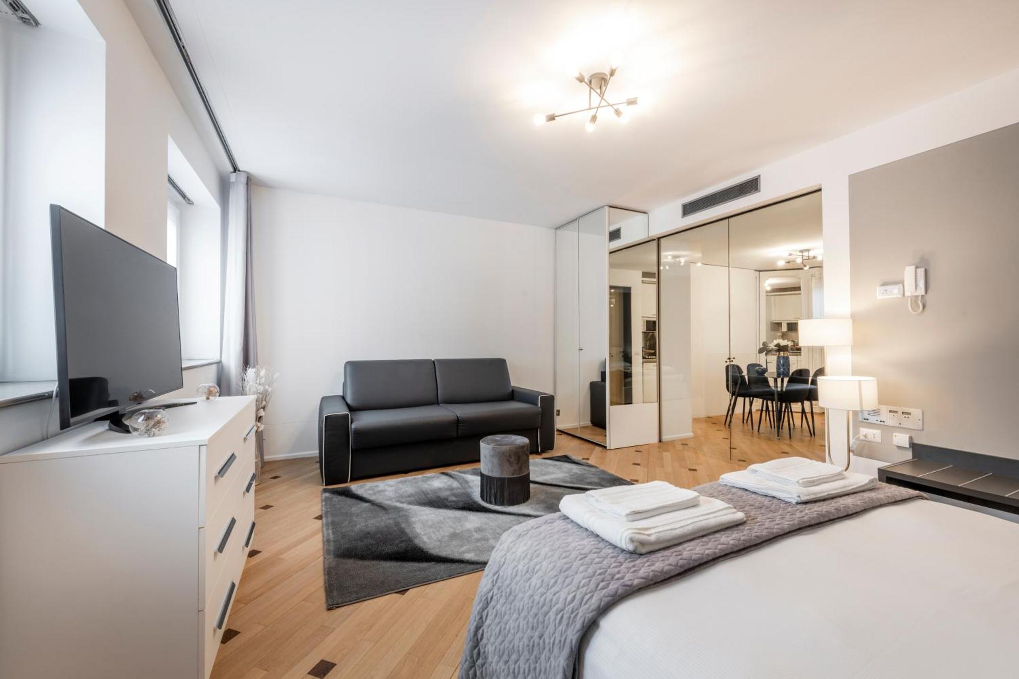 Milan Royal Suites - Centro Duomo Luaran gambar