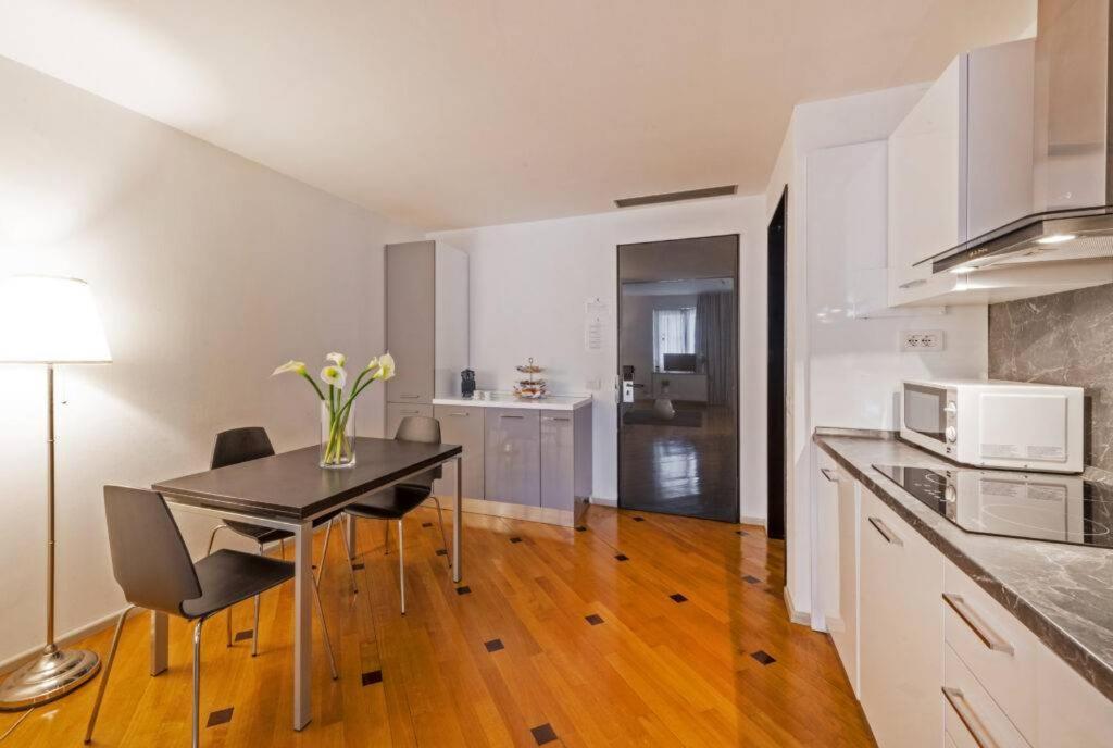 Milan Royal Suites - Centro Duomo Luaran gambar