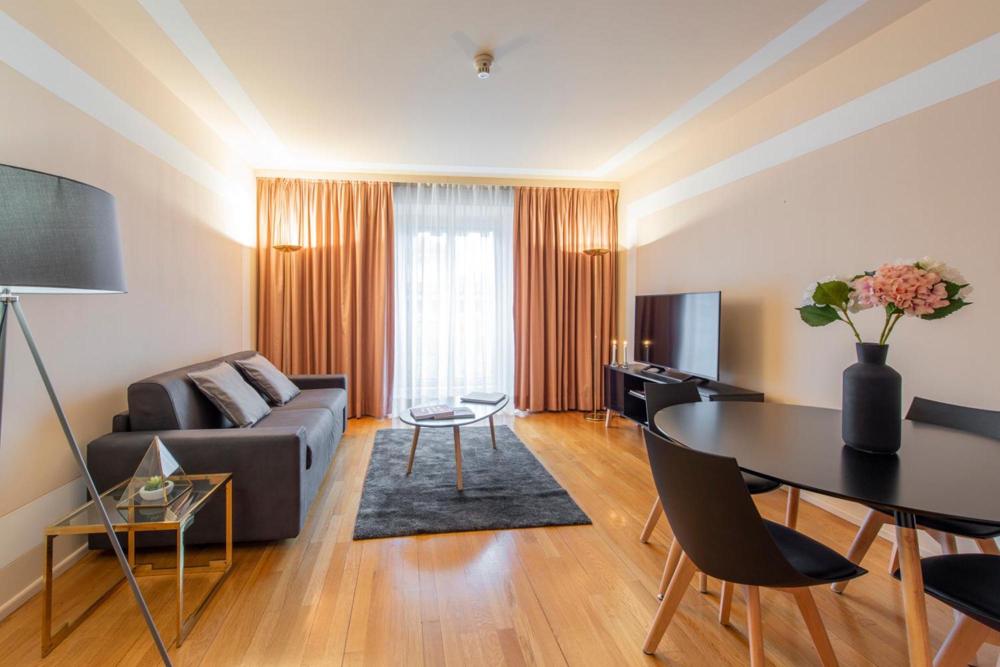 Milan Royal Suites - Centro Duomo Luaran gambar
