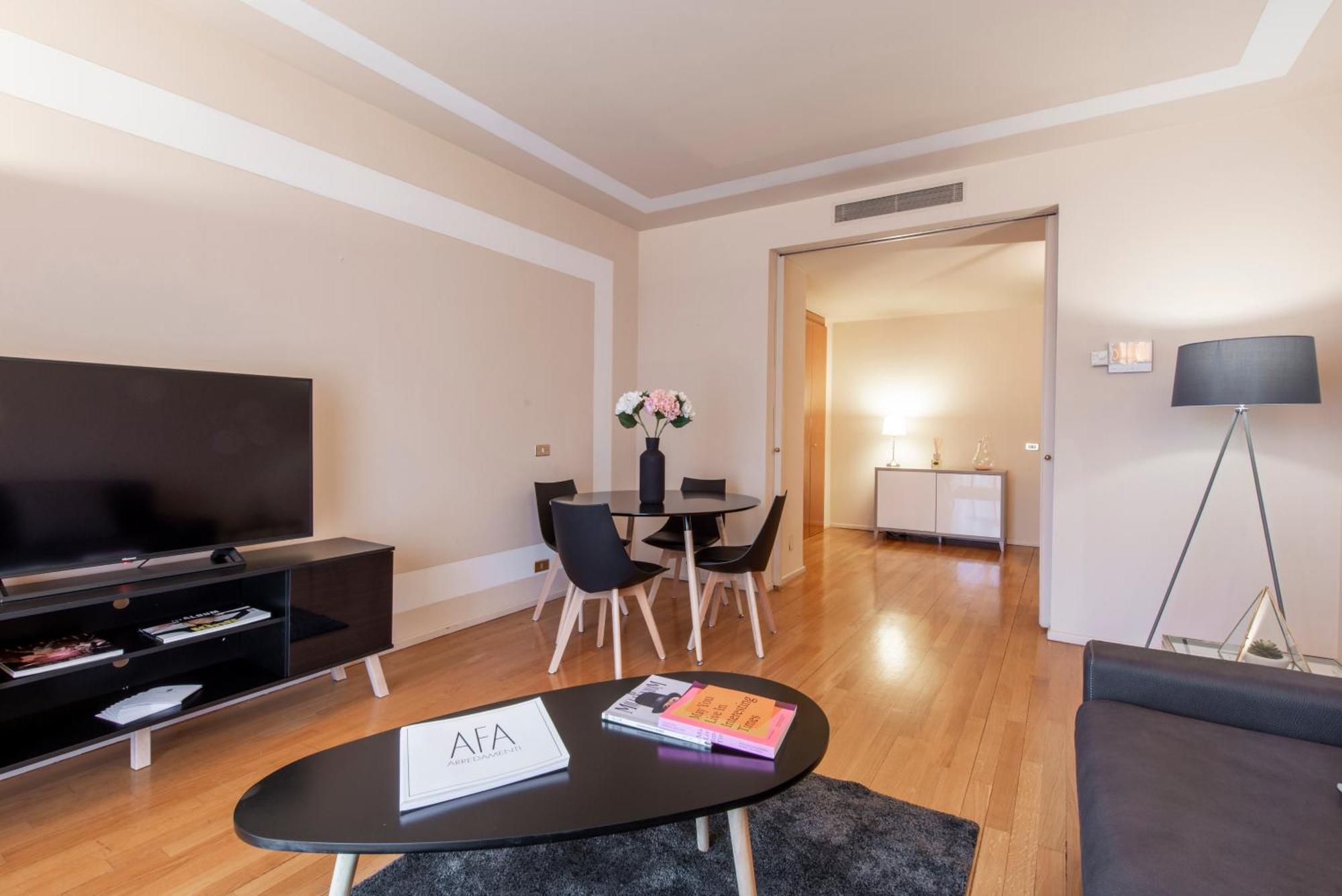 Milan Royal Suites - Centro Duomo Luaran gambar