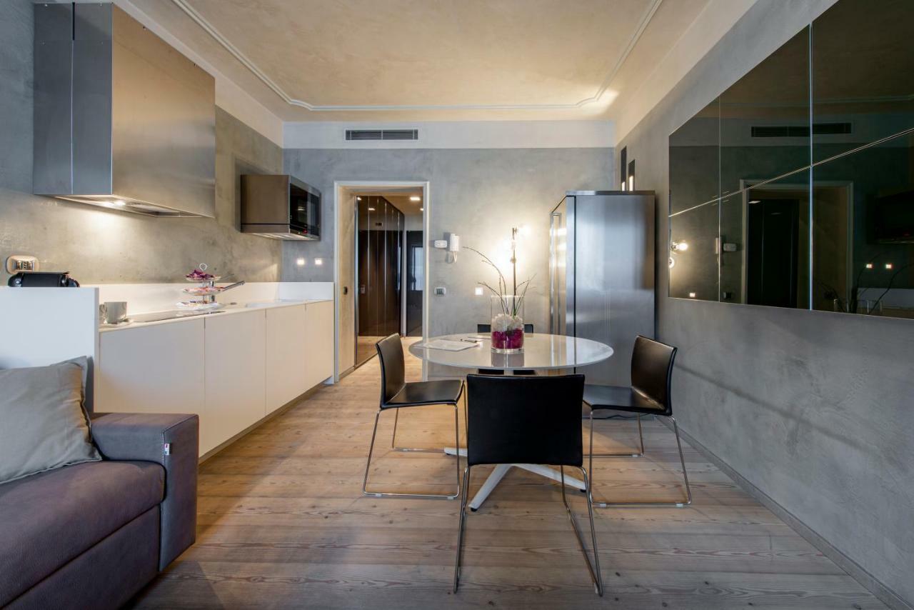 Milan Royal Suites - Centro Duomo Luaran gambar